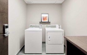 Hampton Inn & Suites by Hilton Quebec City /Saint-Romuald