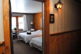 Rustick Brasserie & Auberge
