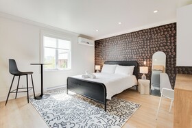 Annexe Hotel