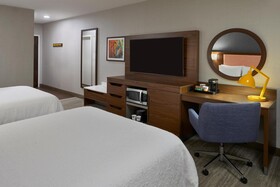 Hampton Inn & Suites by Hilton Montreal-Dorval