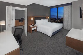 Holiday Inn Hotel & Suites Montreal Centre-Ville Ouest