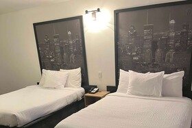 Super 8 by Wyndham Montreal