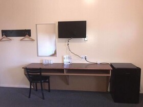 Super 8 by Wyndham Montreal