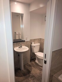 Super 8 by Wyndham Montreal