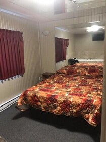 Super 8 by Wyndham Montreal