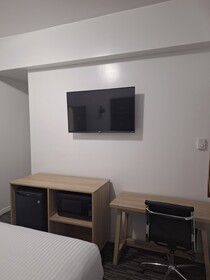 Super 8 by Wyndham Montreal