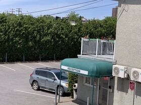 Super 8 by Wyndham Montreal