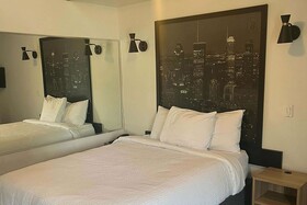 Super 8 by Wyndham Montreal