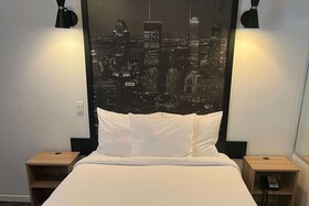 Super 8 by Wyndham Montreal