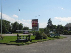 Condotel Motel Canadien
