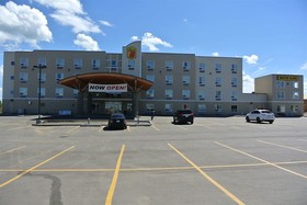 Home Inn & Suites Lloydminster