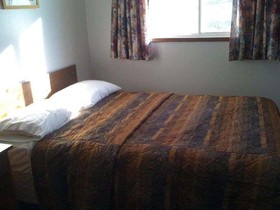 Moosomin Motel