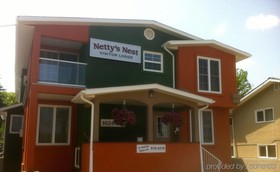 Nettys Nest Visitor Lodge