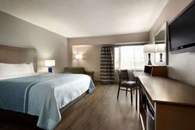 Travelodge Hotel by Wyndham Saskatoon