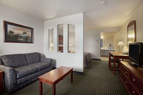 Travelodge Hotel by Wyndham Weyburn