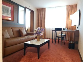 Nash Suites Hotel
