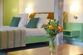 International & Terminus