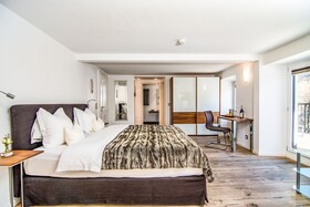 Waldhotel Fletschhorn - Panoramic Retreat in Saas Fee