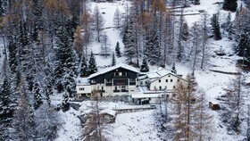 Waldhotel Fletschhorn - Panoramic Retreat in Saas Fee