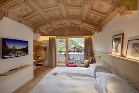 Swiss Alpine Hotel Allalin