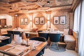 Swiss Alpine Hotel Allalin