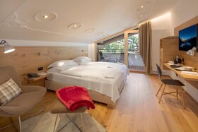 Swiss Alpine Hotel Allalin