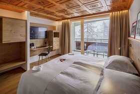 Swiss Alpine Hotel Allalin