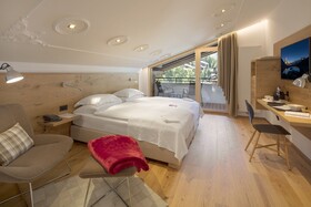 Swiss Alpine Hotel Allalin