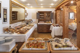 Swiss Alpine Hotel Allalin