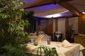 Lacotel Hotel & Restaurant