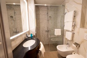 International au Lac