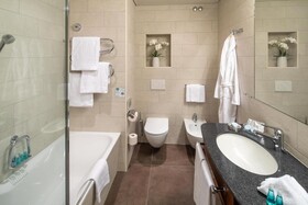 International au Lac