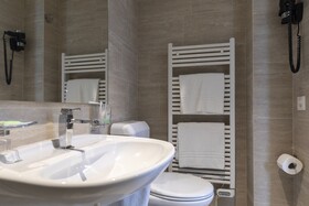 Lac Hotel