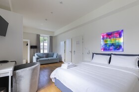 Lac Hotel