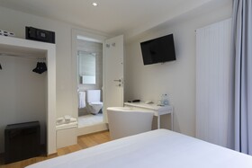 Lac Hotel