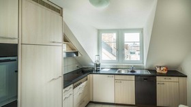 Löwenplatz Apartment near Station by Airhome