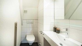 Löwenplatz Apartment near Station by Airhome