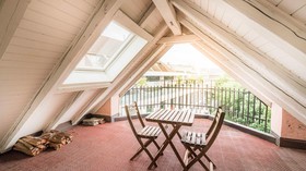 Löwenplatz Apartment near Station by Airhome