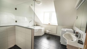 Löwenplatz Apartment near Station by Airhome
