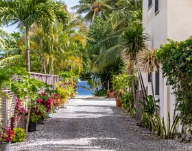 Coral Sands Apartments