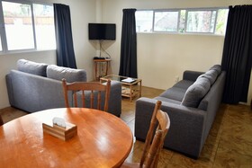 White House Apartments