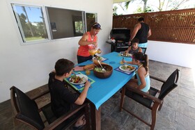 White House Apartments