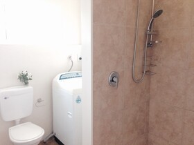 White House Apartments