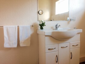 White House Apartments