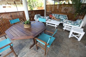 White House Apartments