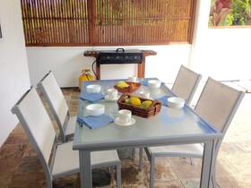 White House Apartments