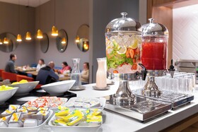 Tru by Hilton Chillan Ferrat