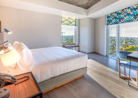 Tru by Hilton Chillan Ferrat