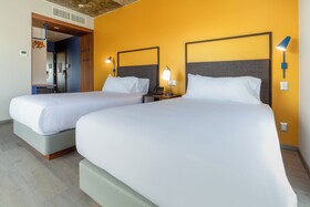 Tru by Hilton Chillan Ferrat