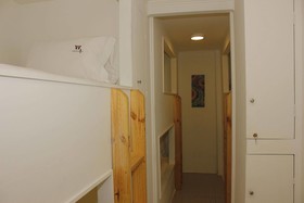 Hostel Bed & Wine